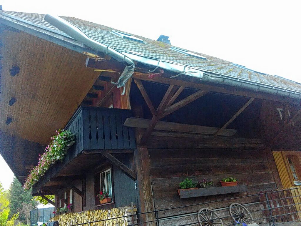 Todtnau: Dach beschädigt