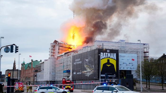 Dänemark: Historische Börse in Kopenhagen steht in Flammen