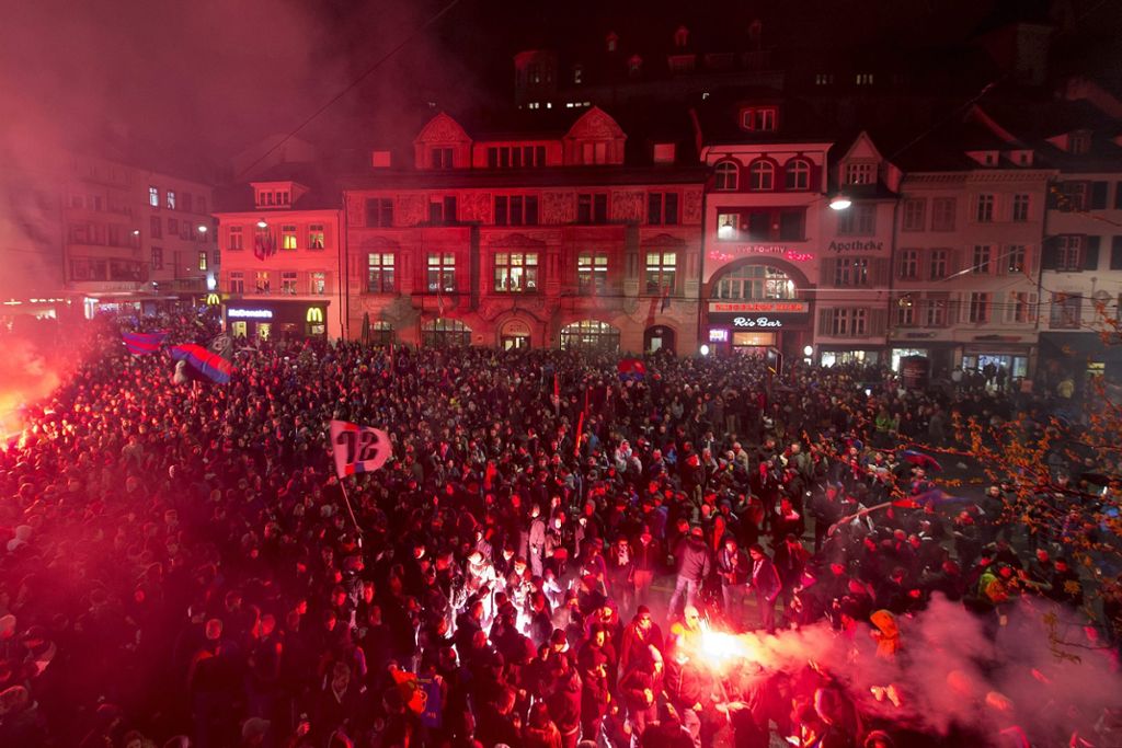FC Basel: Spontane Meisterfeier ohne die Mannschaft