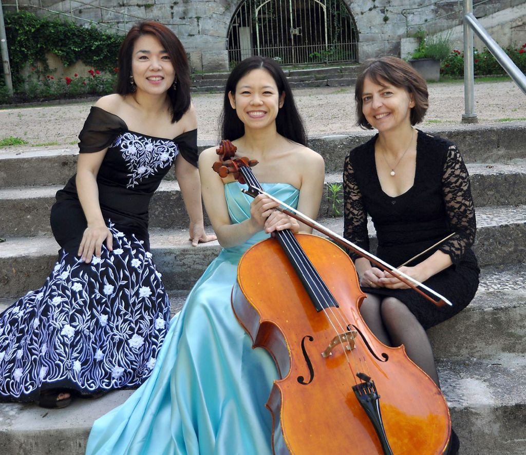 Binzen: Ein Orchester und zwei Solistinnen im Autohaus