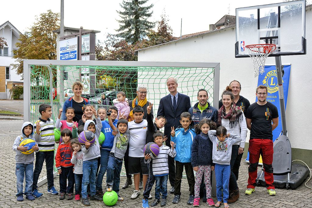 Weil am Rhein: Flüchtlingskinder freuen sich
