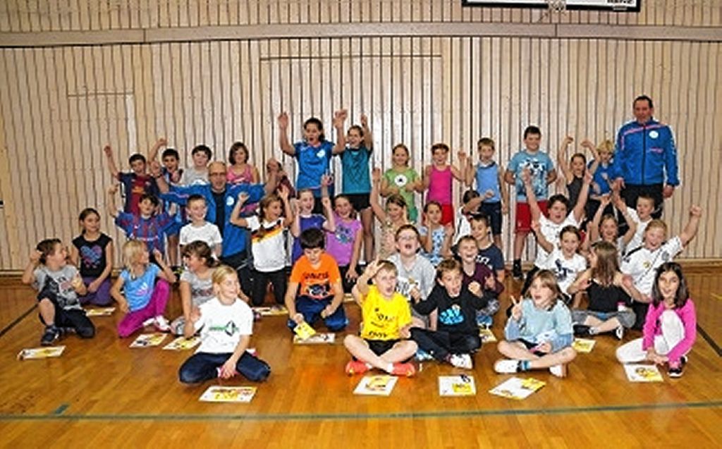 Hausen im Wiesental: Handballsportler an der Grundschule Hausen
