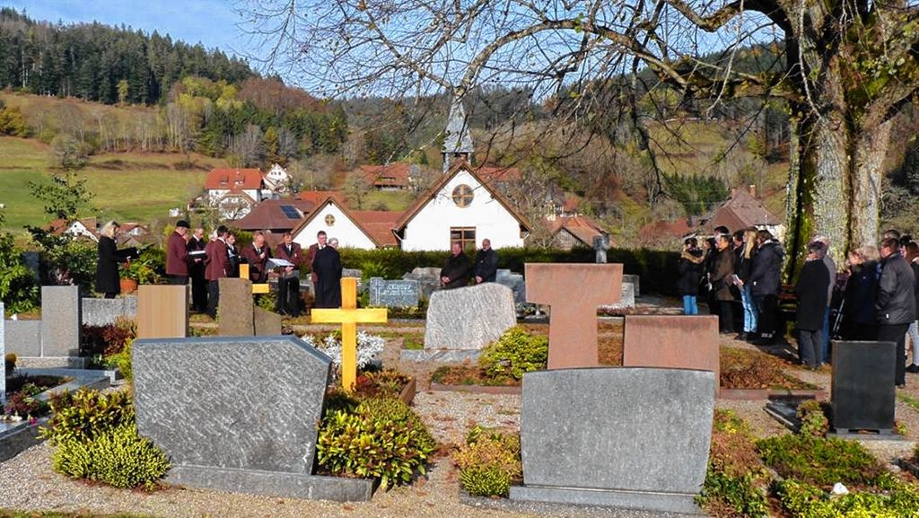 Kleines Wiesental: Gedenkfeier am Volkstrauertag in Raich