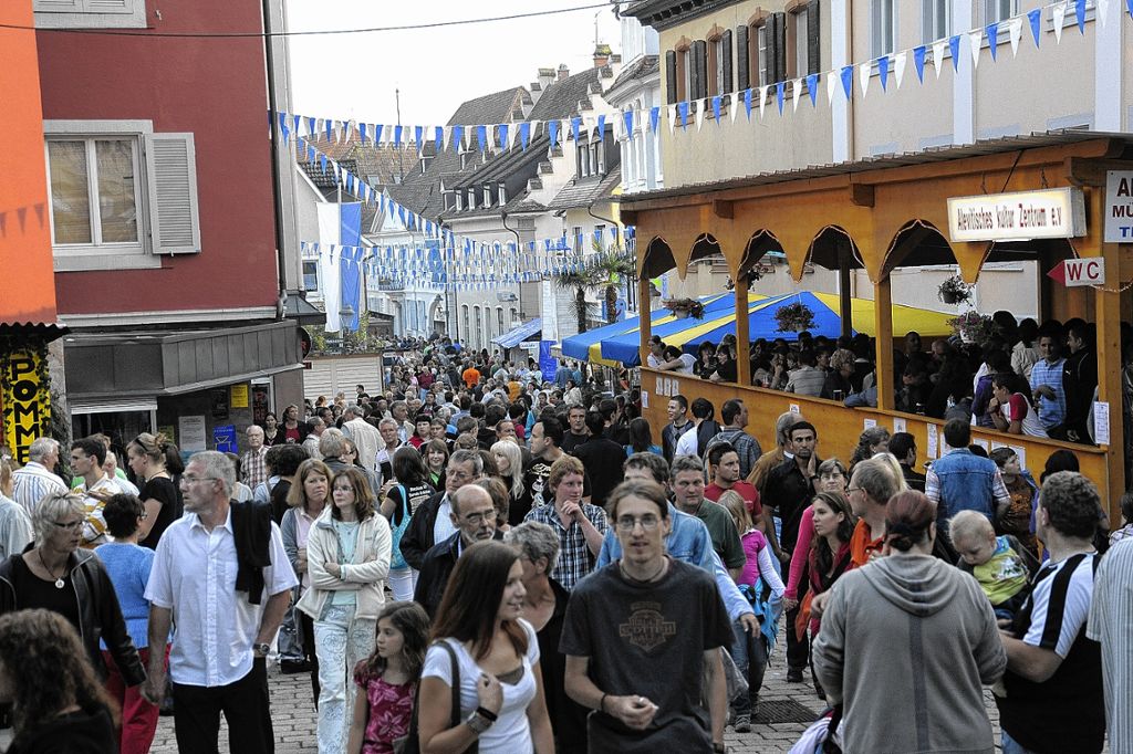 Müllheim: Große Wappentorte zum Stadtfest