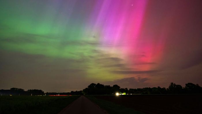 Astronomie: Naturphänomen: Polarlichter färben Himmel über Deutschland