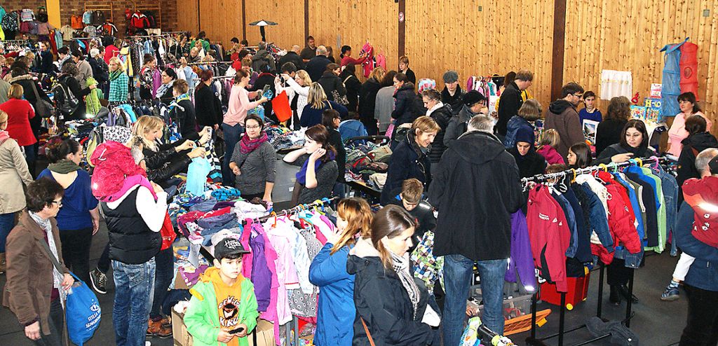 Weil am Rhein: Kinderkleiderbörse in der Jahnhalle   gut besucht