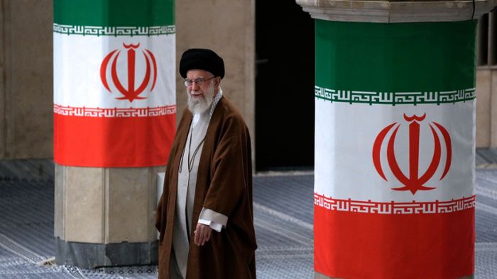 Staatsoberhaupt: Iran: Zwischen Machtkampf und nationaler Versöhnung