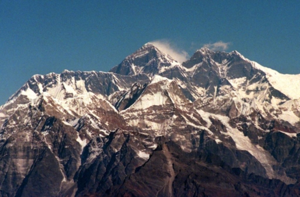 Mount Everest: Lawine reißt zwölf Menschen in den Tod