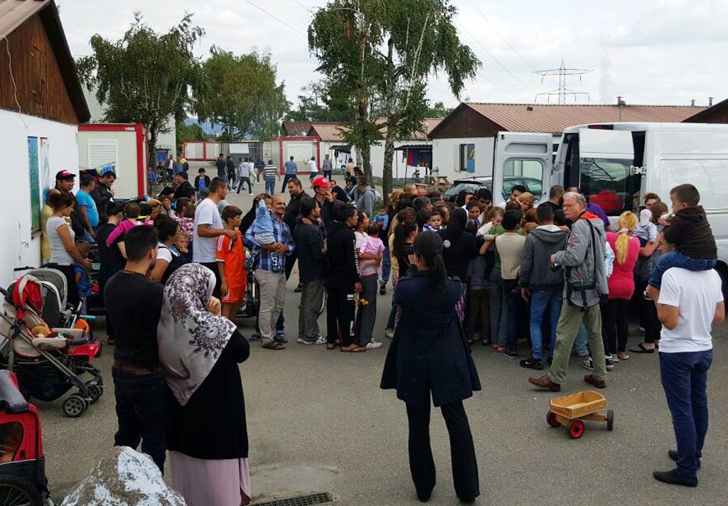 Kreis Lörrach: Moschee beschenkt Flüchtlinge