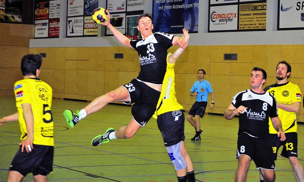 Handball: Keeper Matze  Baur hält  Sieg fest