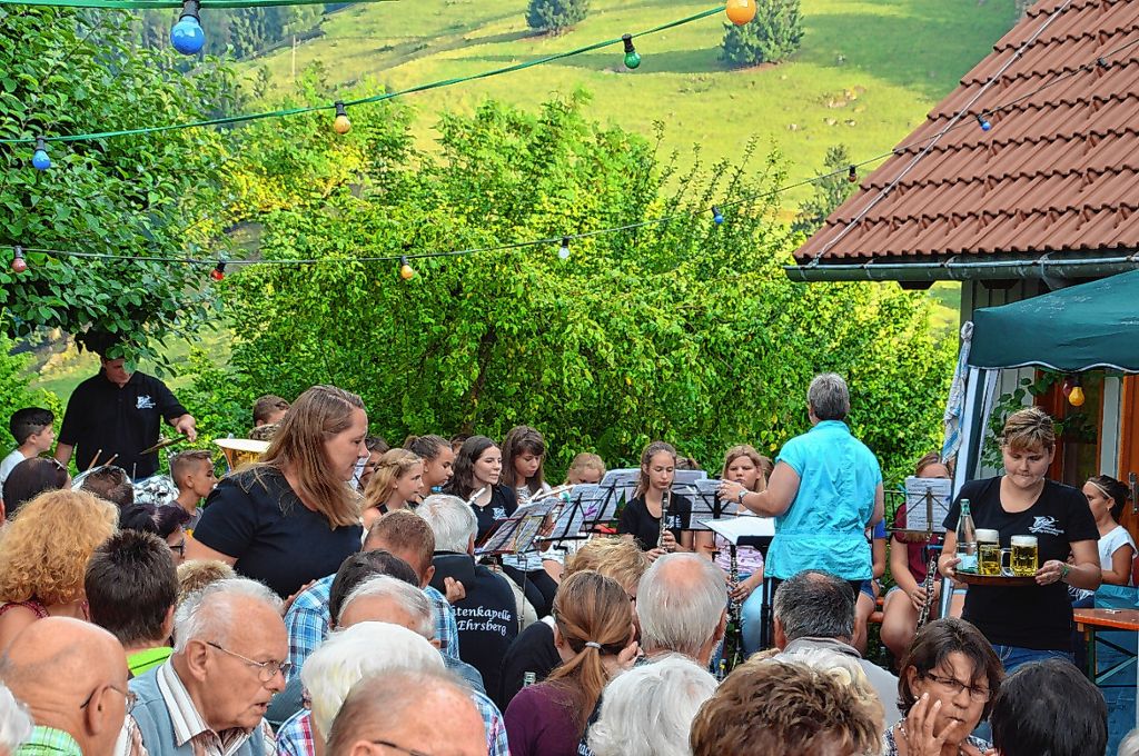 Häg-Ehrsberg: Dorfhock gut besucht