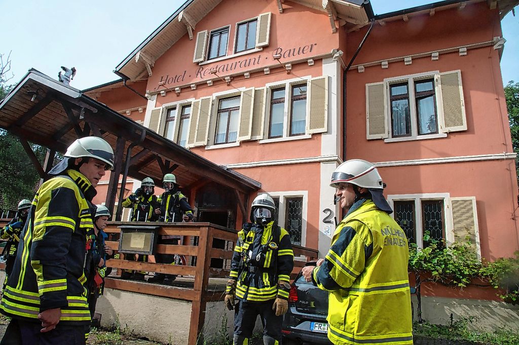 Müllheim: Dokumente fangen Feuer