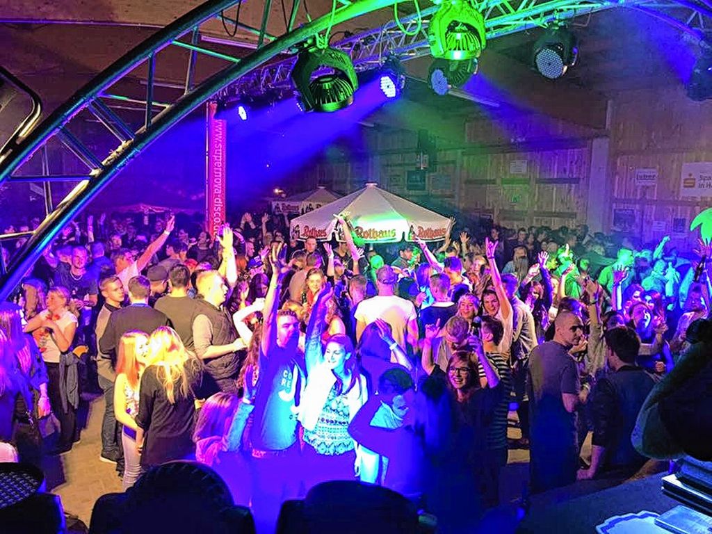Hasel: 1000 Gäste bei der Beach-Party in Hasel
