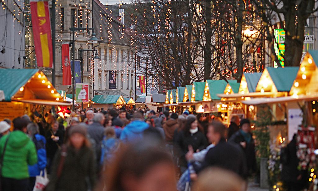 Lörrach: 22 000 Lichter für Lörrach: Einzelhandel finanziert Weihnachtsbeleuchtung