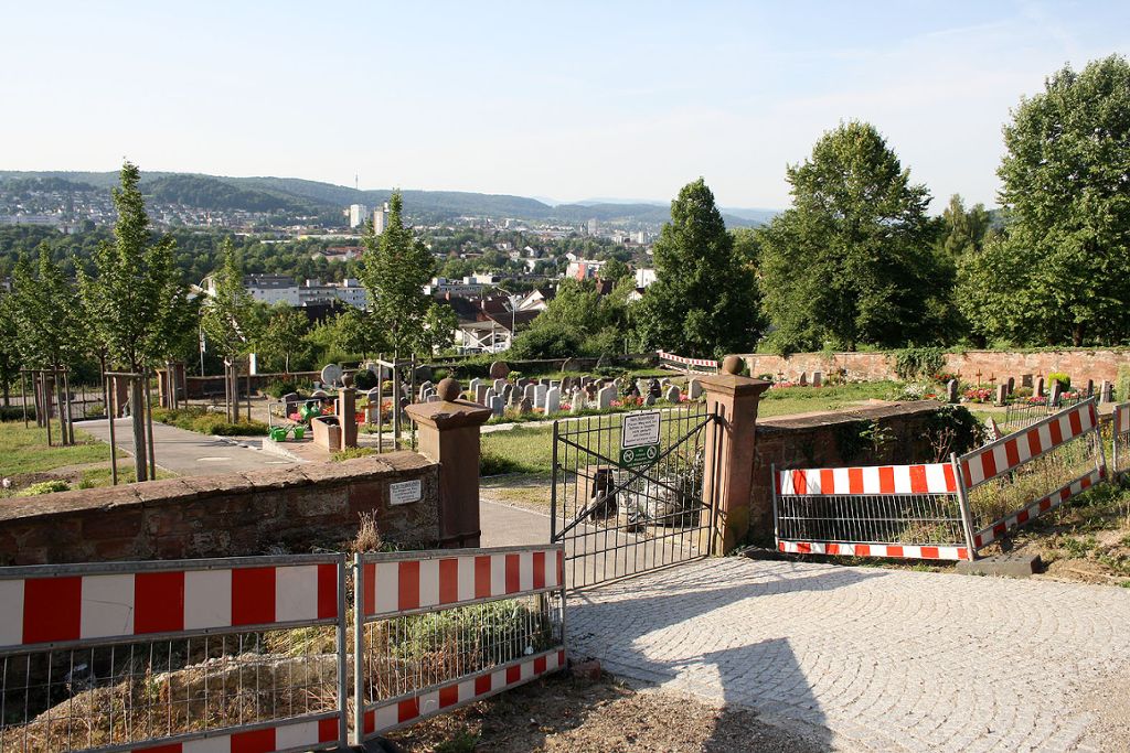 Lörrach: Dauerbrenner Friedhofsmauer