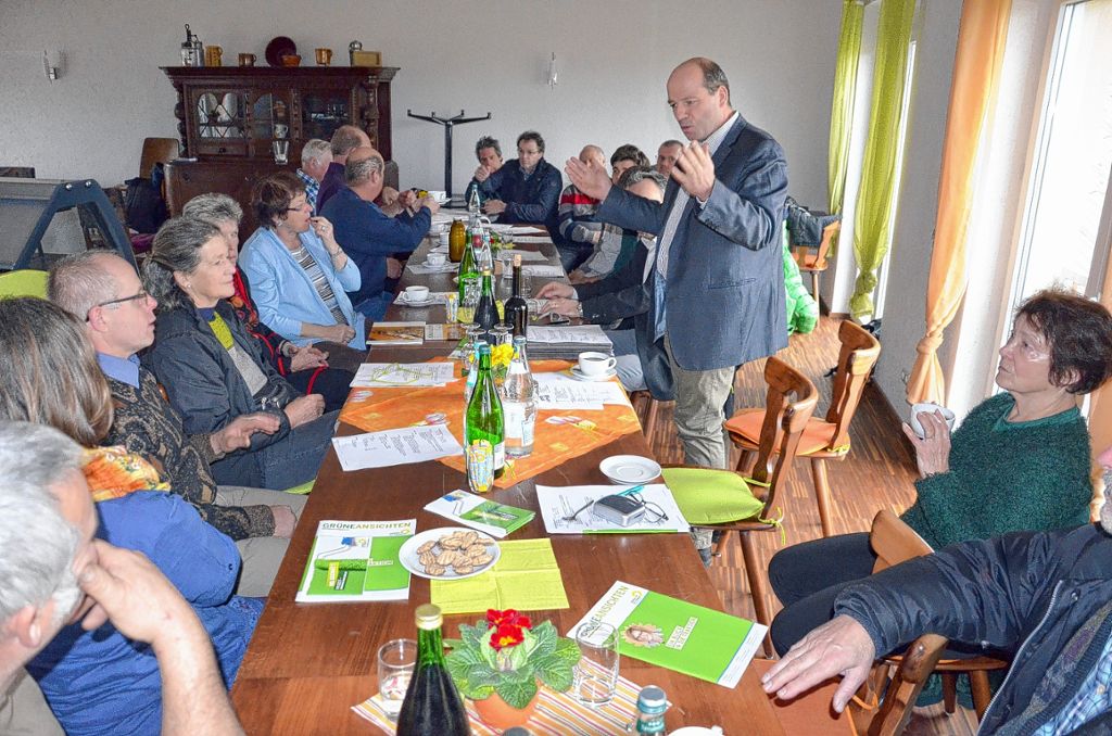 Efringen-Kirchen: Grüne Politiker treffen Landwirte