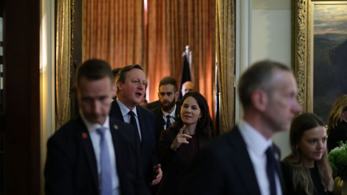 Diplomatie: Baerbock und Cameron zu Krisengesprächen in Israel