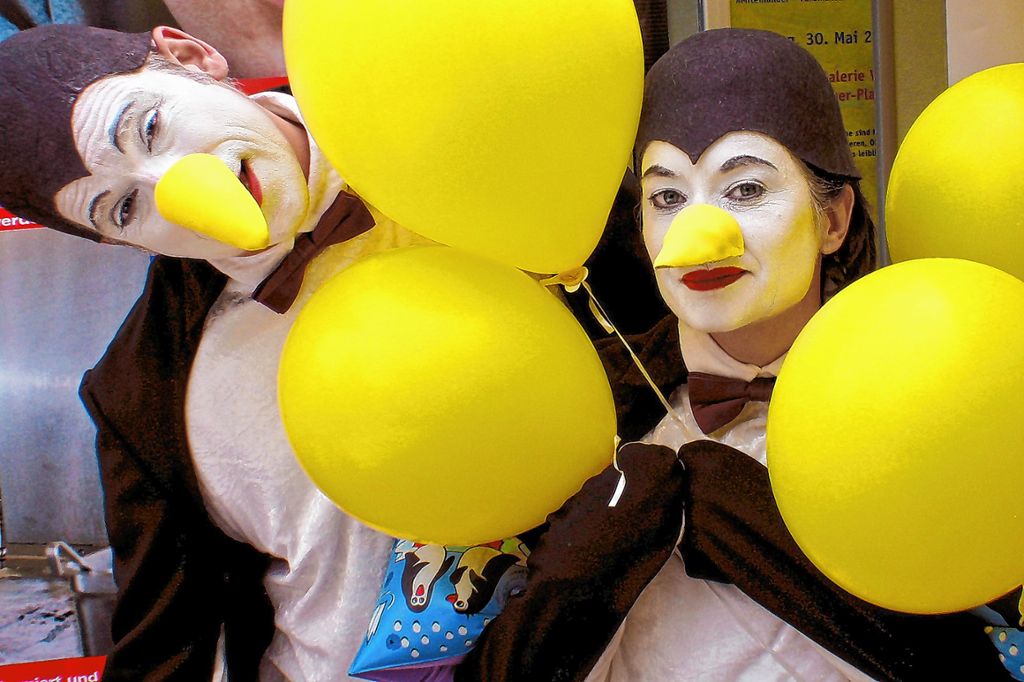 Weil am Rhein: Pinguine und Smarties beim Altweiler Straßenfest