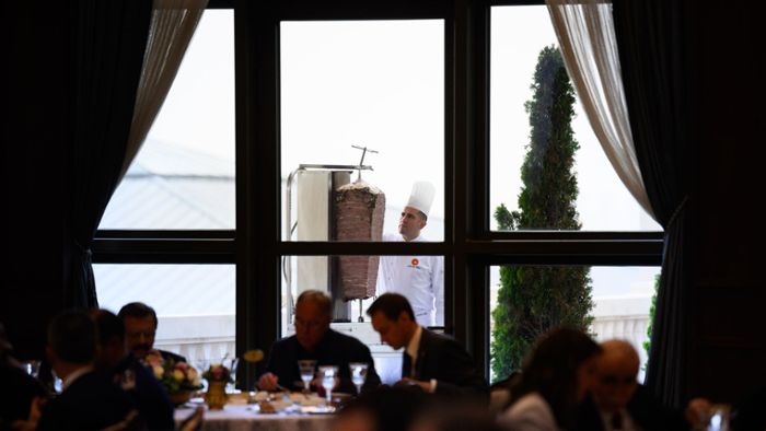 Türkei-Reise: Erdogan serviert beim Mittagessen für Steinmeier Döner