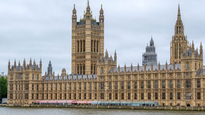 Großbritannien: Parlament genehmigt Gesetz zu Abschiebungen nach Ruanda