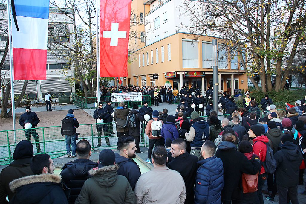 Weil am Rhein: Zwei Demos:  150 Polizisten  im Einsatz