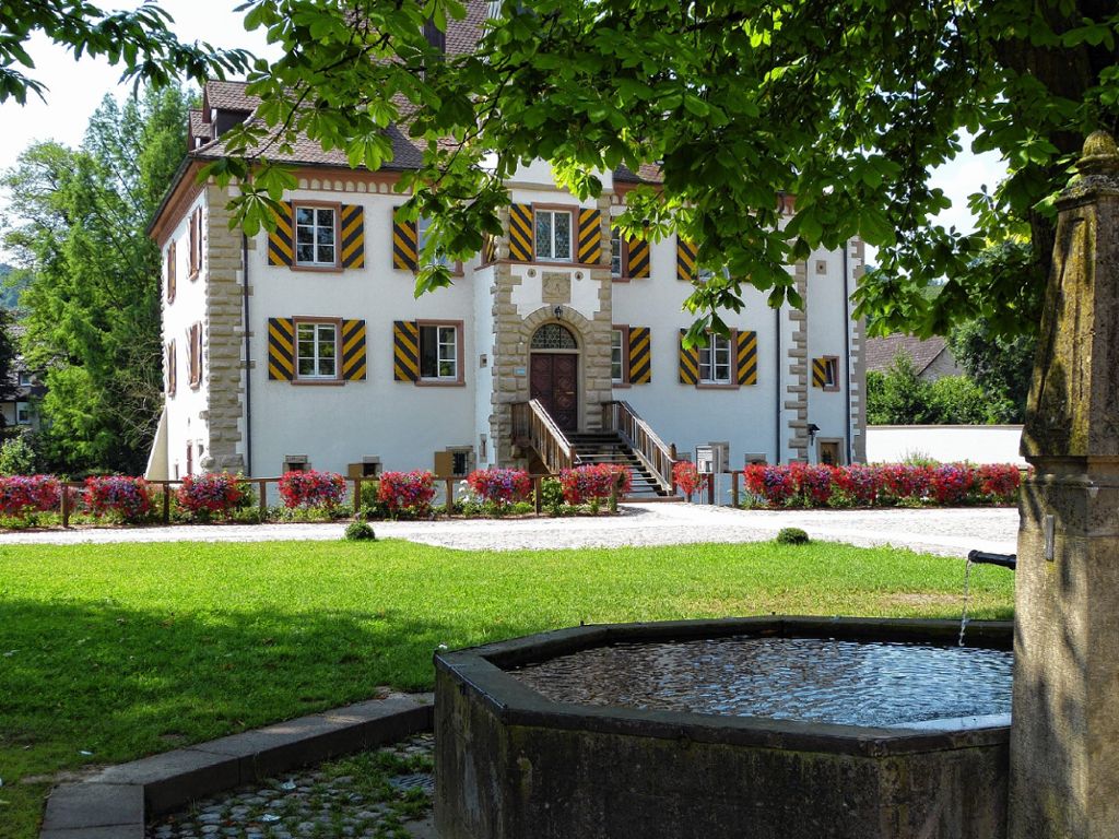 Schliengen: Schlosspark bietet Bühne für Weinfest