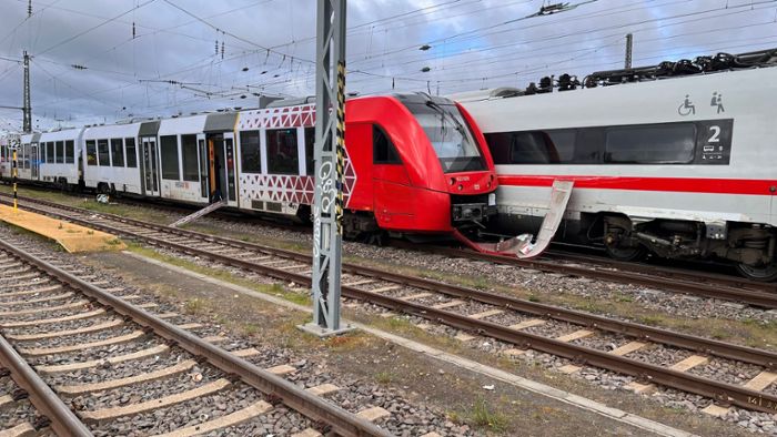 Unfälle: Züge am Hauptbahnhof Worms zusammengestoßen