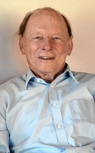 Dr. Gustav Adolf Schröder ist  Vorsitzender des Vereins zu Erhaltung des Inzlinger Wasserschlosses.  Foto: M. Herbertz Foto: Die Oberbadische