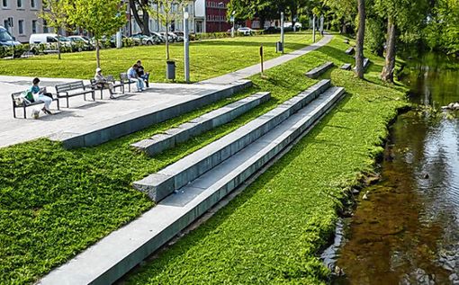 So kann die Rheinuferpromenade gestaltet werden.  
Visualisierungen: Faktorgrün Foto: Weiler Zeitung