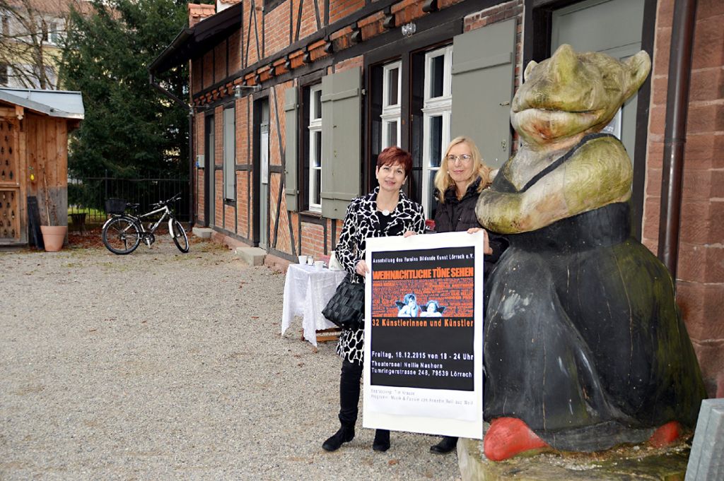 Ellen Mosbacher (l.) und Marga Golz hoffen auf viele Besucher am Freitag.   Foto: Silvia Waßmer Foto: Die Oberbadische