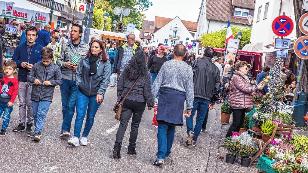 Neuenburg: Großandrang in Neuenburg: Kartoffelmarkt, Stadtflohmarkt und verkaufsoffener Feiertag