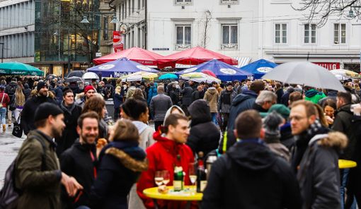 Auf dem Alten und Neuen Marktplatz wird die Stadt Lörrach ein Alkoholverkaufs- und Konsumverbot für die Weihnachtszeit und Silvester erlassen.Archiv- Foto: Kristoff Meller