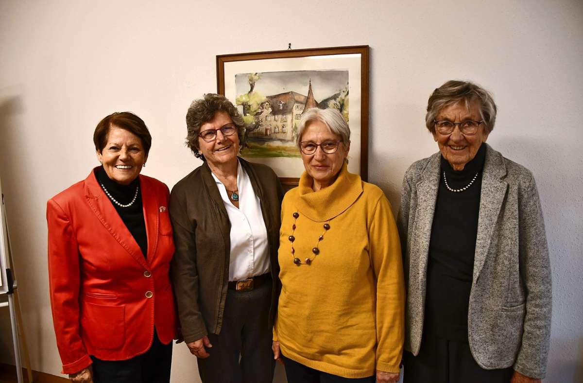 Den Vorstand des Vereins bilden (von links)  Marga Dersch (Vorsitzende), Ilse Bock (Rechnerin), Gabriele Errerd (Schriftführerin) und Margarete Schroeder (stellvertretende Vorsitzende. Foto: Heinz Vollmar