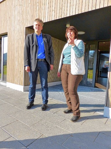 Bürgermeisterkandidat Gunther Braun mit Kita-Leiterin Gabriele Hein.  Foto: zVg Foto: Markgräfler Tagblatt