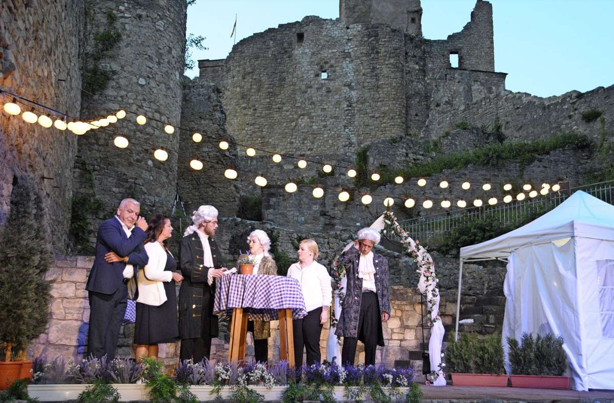 Lörracher Burgfestspiele: Eine Aufführung mit Witz und Esprit