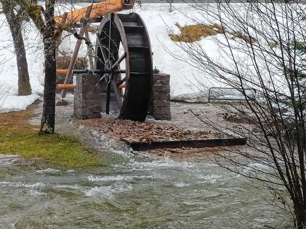 Kleines Wiesental: Das Mühlrad in Bürchau ist ebenfalls vom Hochwasser in Mitleidenschaft gezogen worden