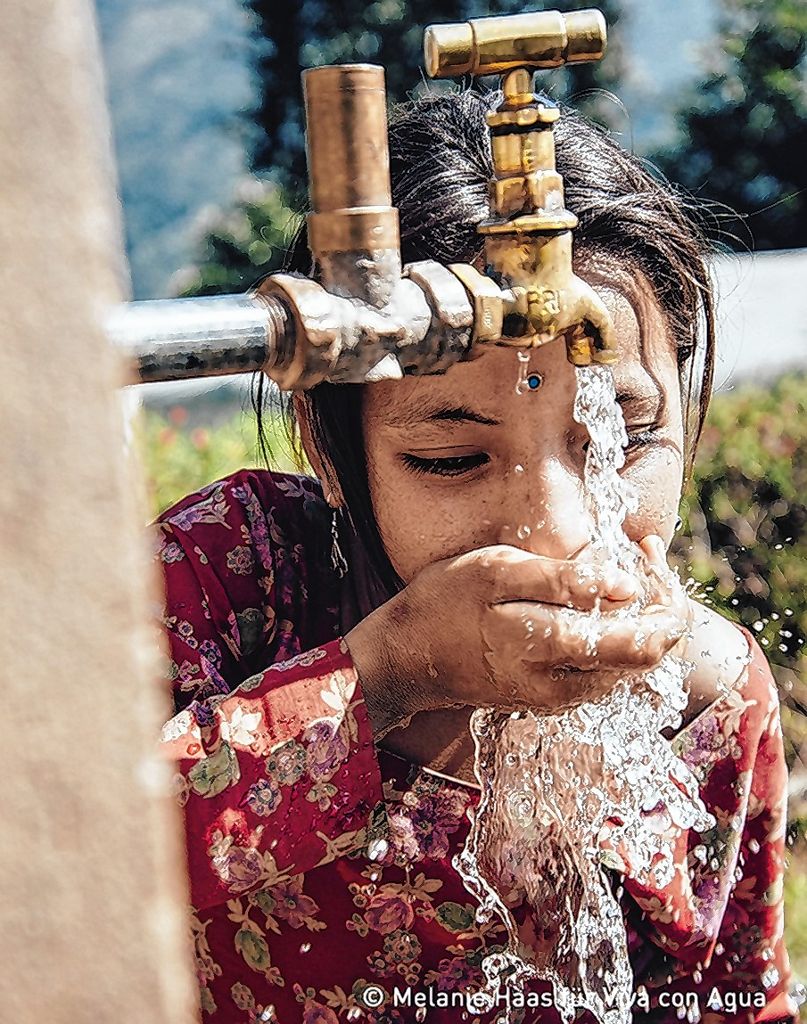 Steinen: Sauberes Trinkwasser für Nepalesen