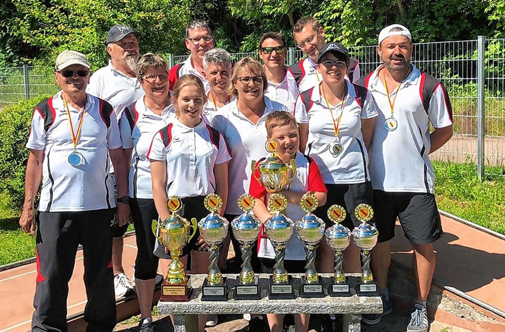 Mit vier Gold-, zwei Silber- und zwei Bronzemedaillen war der BSV Inzlingen das erfolgreichste Team bei den Badischen Minigolfmeisterschaften. Foto: zVg/Reichle