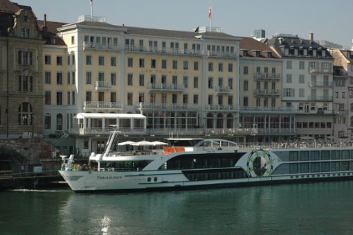 Das Grand Hotel Les Trois Rois liegt im Herzen der Stadt Basel am Rheinufer. Foto: Marco Fraune