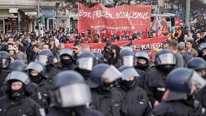 Demonstrationen: 1. Mai: 5500 Polizisten in Berlin im Einsatz