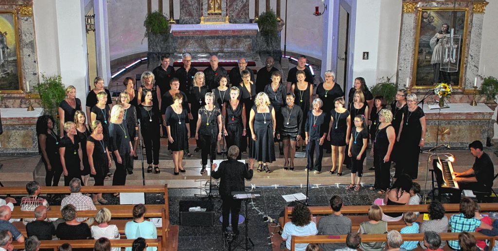 In der Isteiner Kirche St. Michael feierte der Chor seinen 20. Geburtstag.     Foto: Reinhard Cremer Foto: Weiler Zeitung