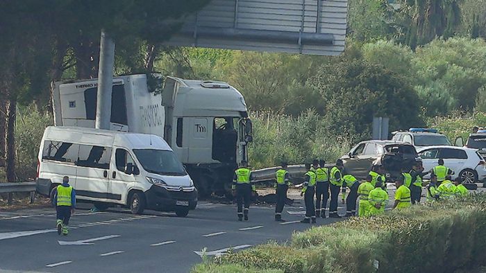 Unfälle: Lkw überrollt sechs Menschen in Spanien