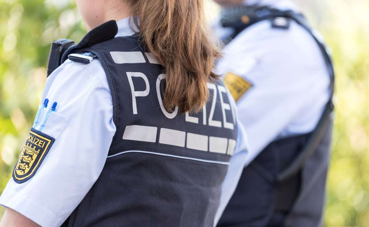 Weil am Rhein : Betrunkener will Polizisten beißen