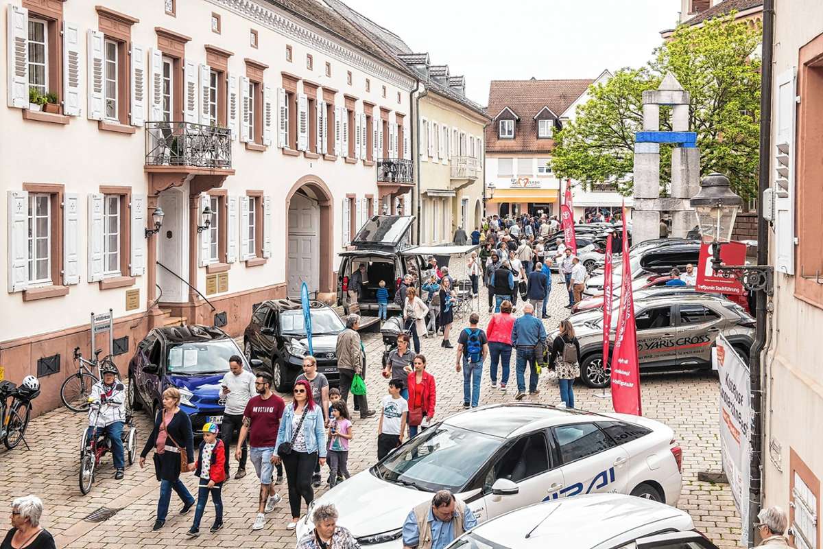 Müllheim: Autoschau und verkaufsoffener Sonntag in Müllheim