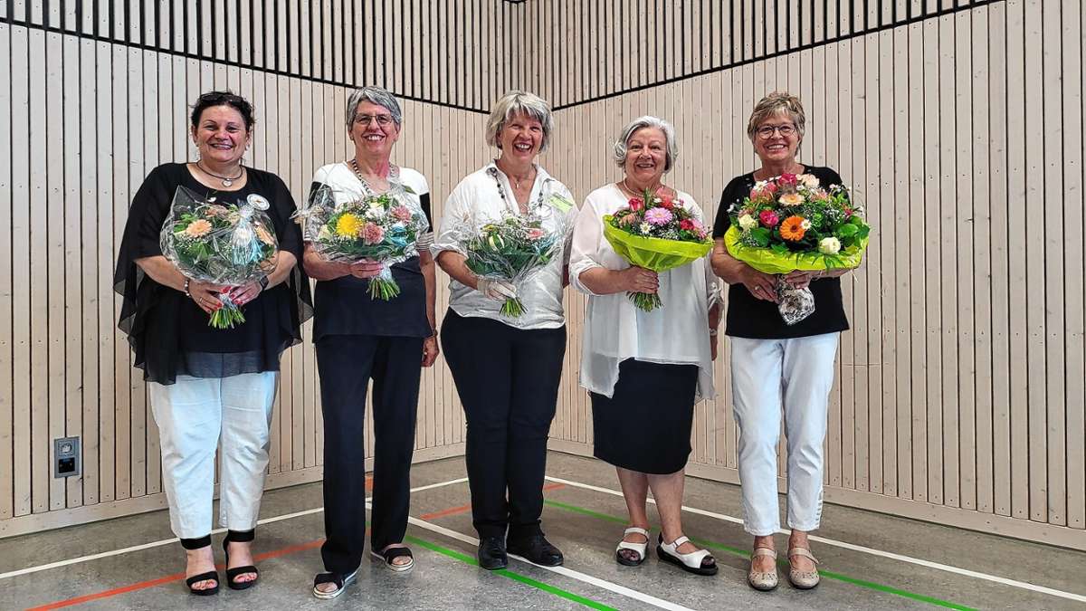 Bei der Jubilarehrung (von links): Vorsitzende Gabriele Kaiser Bühler, Carmen Leonhardt, Rosemarie Boos, Gerda Rhein und Helga Bühler. Foto: Stephanie Senn