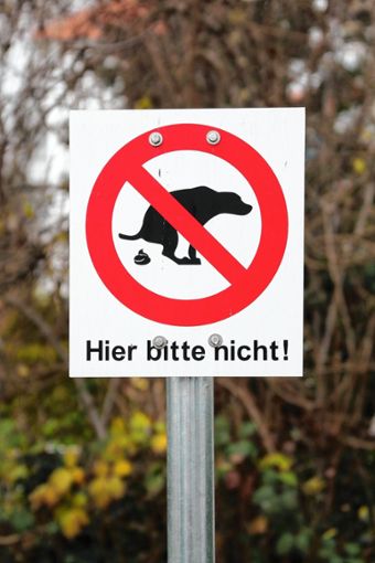 Ärger über Hundekot führte zu hitzigen Diskussionen im Gemeinderat. Foto: Günzschel