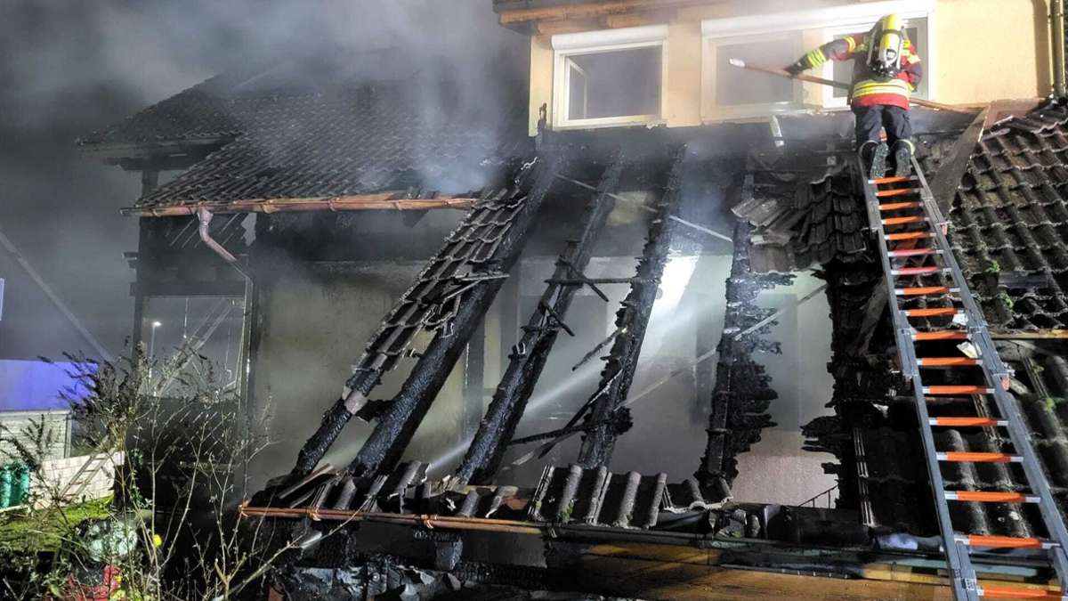 Brand in Hausen: Einfamilienhaus gerät in Brand