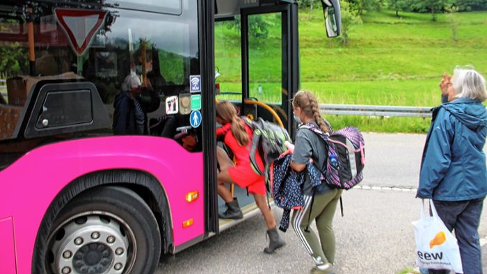 Malsburg-Marzell: Warten auf den Bus nach Marzell