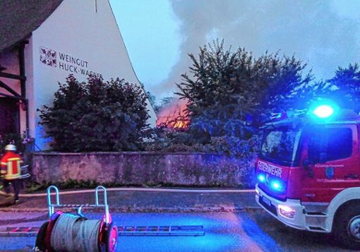 Insgesamt rund 150 Feuerwehrleute waren bei dem Großbrand im Einsatz. Foto: Weiler Zeitung