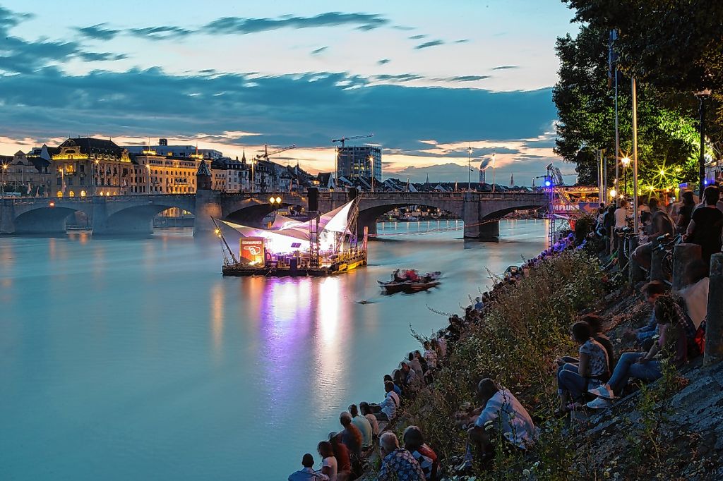 Basel: Musikschiff sticht in See